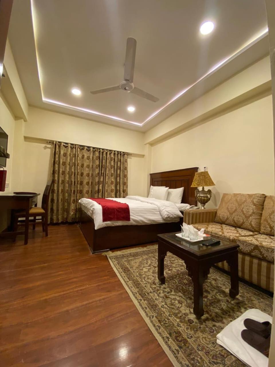 Hotel Diplomat Islamabad Bagian luar foto