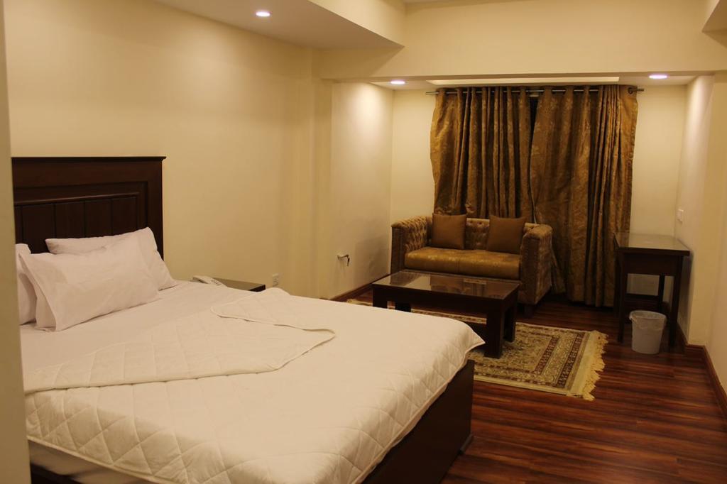 Hotel Diplomat Islamabad Bagian luar foto