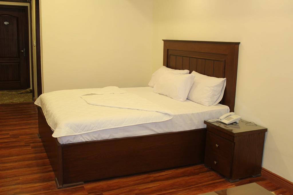Hotel Diplomat Islamabad Bagian luar foto