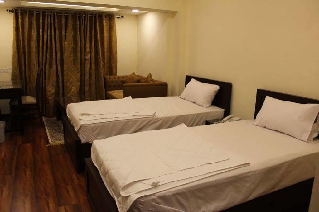 Hotel Diplomat Islamabad Bagian luar foto