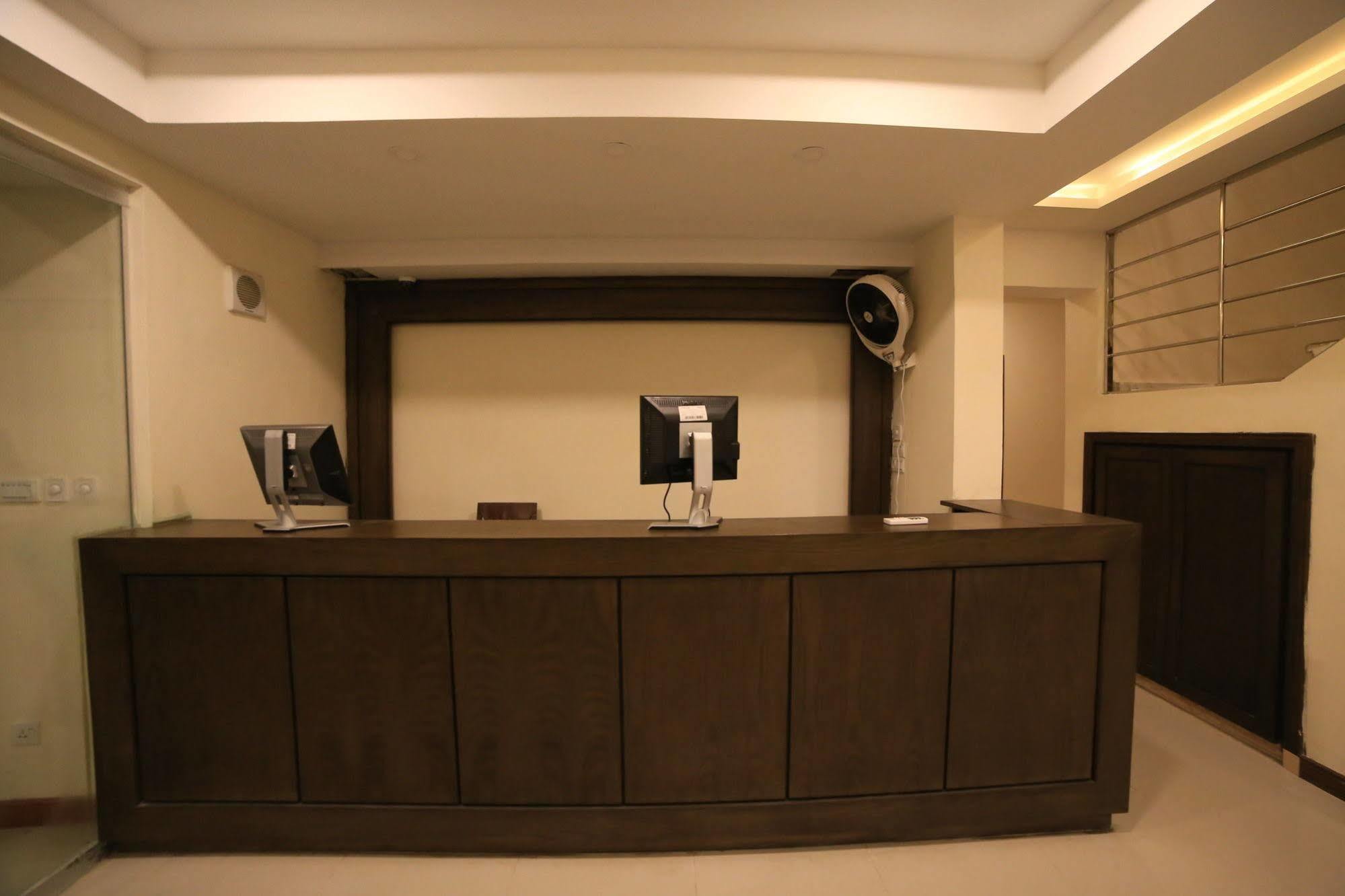 Hotel Diplomat Islamabad Bagian luar foto