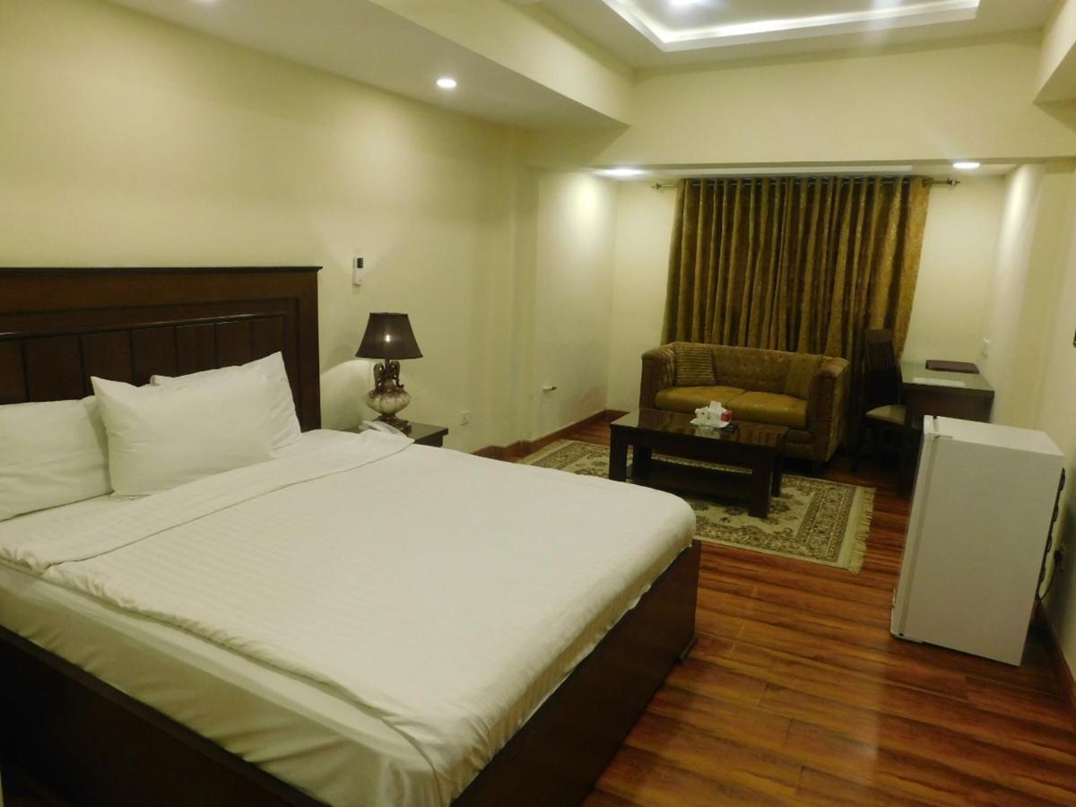 Hotel Diplomat Islamabad Bagian luar foto