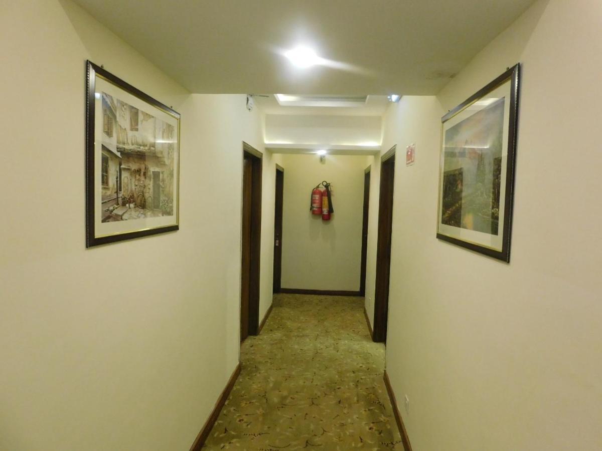 Hotel Diplomat Islamabad Bagian luar foto