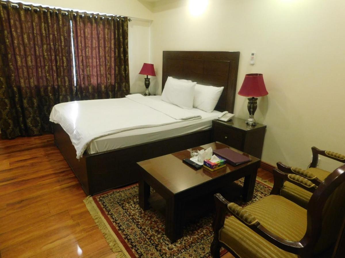 Hotel Diplomat Islamabad Bagian luar foto